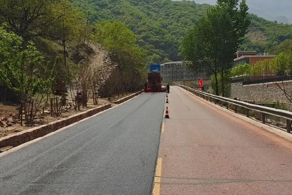 Construction method of modified asphalt pavement_2